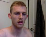 gettinjizzywitit is a 22 year old male webcam sex model.