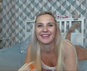 luxiehorny is a 28 year old female webcam sex model.