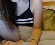 iloveextremestuff is a 18 year old female webcam sex model.