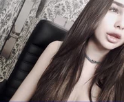 hollyextra is a 19 year old female webcam sex model.