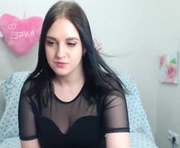 kansuella is a 19 year old female webcam sex model.