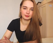 litlle_flowers is a 19 year old female webcam sex model.