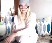 stephanydoll is a 36 year old female webcam sex model.
