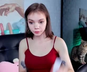 cumeveline is a 18 year old female webcam sex model.