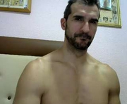 desnudo43 is a 43 year old male webcam sex model.