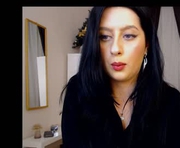 giuulia is a 19 year old female webcam sex model.