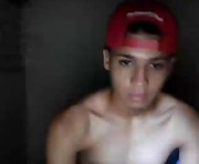 jcchue00 is a 18 year old male webcam sex model.