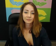 elismarks is a 19 year old female webcam sex model.