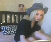 little_moomin is a  year old female webcam sex model.