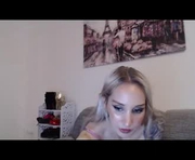 stellacinderella is a 25 year old female webcam sex model.
