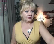 hippieauntie is a 44 year old female webcam sex model.