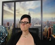 mollysun is a 42 year old female webcam sex model.