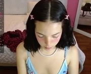 little_anny_ is a 18 year old female webcam sex model.