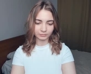 queen_offun is a 18 year old female webcam sex model.