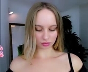 madlen_new is a 20 year old female webcam sex model.