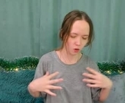 fly_best is a 18 year old female webcam sex model.