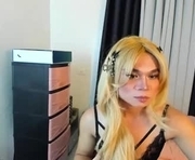 carlo_bigcock69 is a 19 year old shemale webcam sex model.