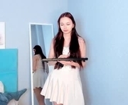 booozekirs_ is a 18 year old female webcam sex model.