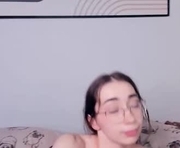 polly_bee is a 19 year old female webcam sex model.