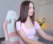 _noell_ is a 19 year old female webcam sex model.