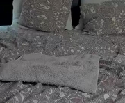 caterinnakat is a 33 year old female webcam sex model.