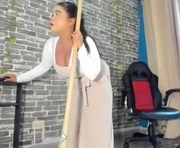 iam_samy is a  year old female webcam sex model.