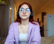 parisstoot is a 18 year old female webcam sex model.