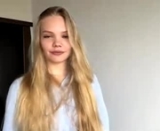 argeliaboivin is a 19 year old female webcam sex model.