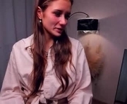 emelineweeman is a 19 year old female webcam sex model.