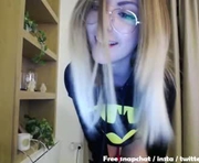 cassy_cum is a 21 year old female webcam sex model.