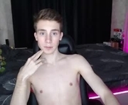 cute_brian is a 18 year old male webcam sex model.