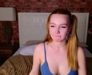 alicemorr is a 18 year old female webcam sex model.