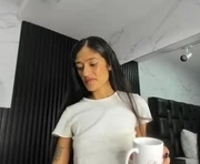 aurorabon is a 25 year old female webcam sex model.