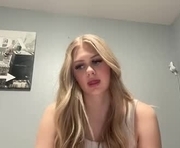 ababyy2901 is a  year old female webcam sex model.