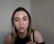 evtida is a 19 year old female webcam sex model.