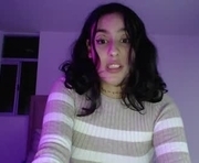 alyssy_nc is a  year old female webcam sex model.