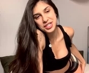 bellaboos is a  year old female webcam sex model.