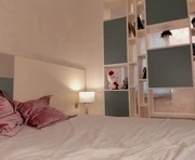 blackplease is a 18 year old female webcam sex model.