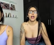 marianaandvalen is a 27 year old couple webcam sex model.