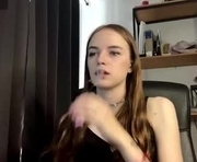 aliatorres is a 18 year old female webcam sex model.