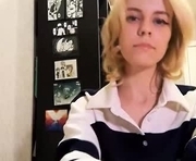 tender_princess is a 18 year old female webcam sex model.