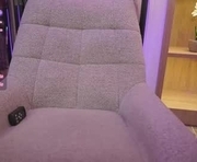namikimura is a 19 year old female webcam sex model.