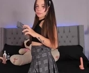 anne_cox_ is a 18 year old female webcam sex model.