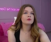 crystallyons is a 19 year old female webcam sex model.
