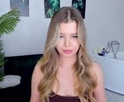 unforgettablalice is a  year old female webcam sex model.