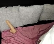 deli_la is a  year old female webcam sex model.