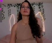 emmatorres9 is a 25 year old female webcam sex model.