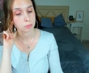 traneba is a 19 year old female webcam sex model.
