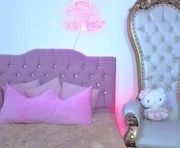 kittystar_tay is a 18 year old female webcam sex model.