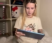 blushandburn is a  year old couple webcam sex model.